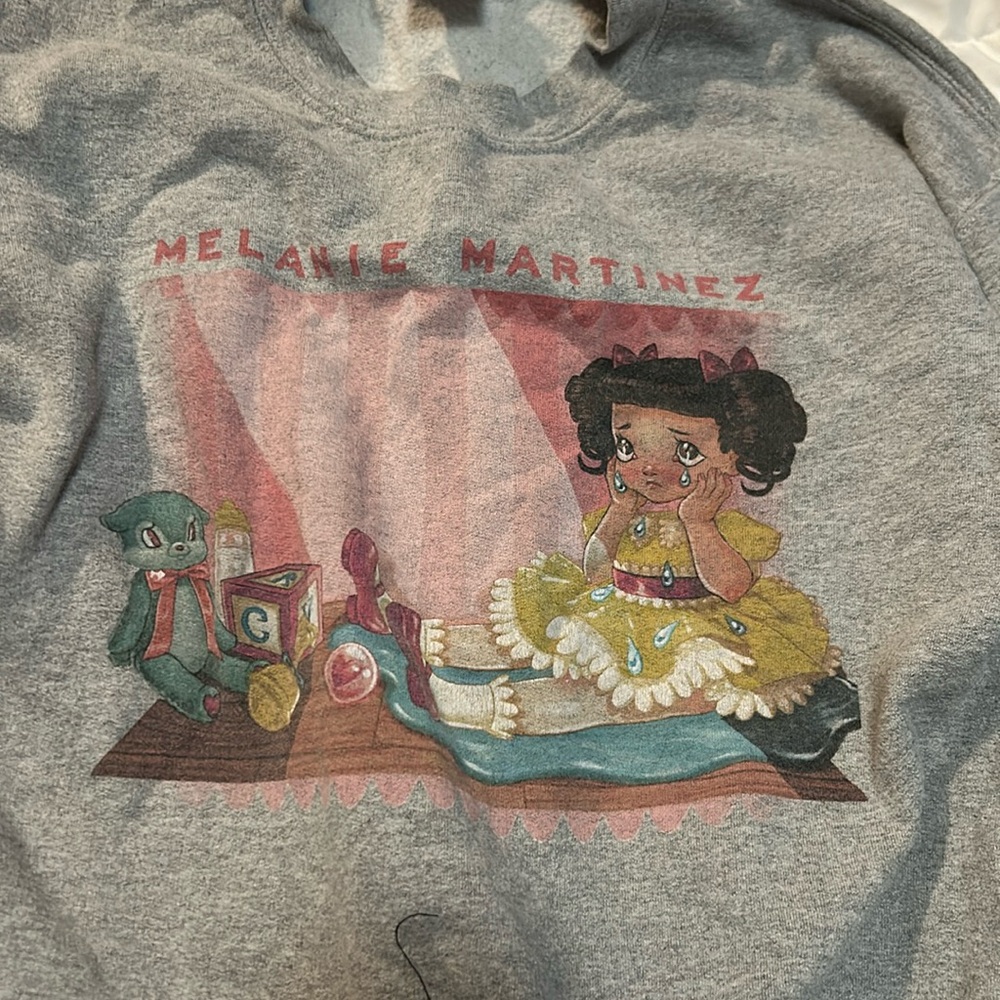 Melanie Martinez 
Crew neck size M
